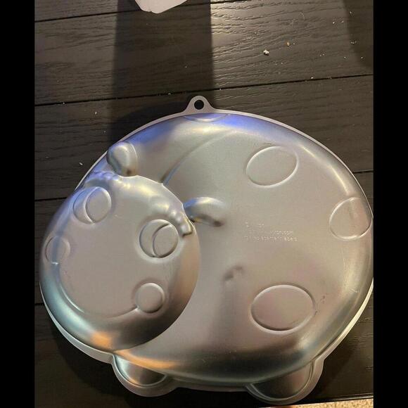 2005 Wilton LADY BUG Cake Pan - Picture 1 of 5